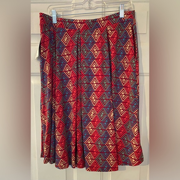 NWT XL Madison Skirt Super cute Knee length high waisted Flattering Super Cute! - Picture 9 of 11